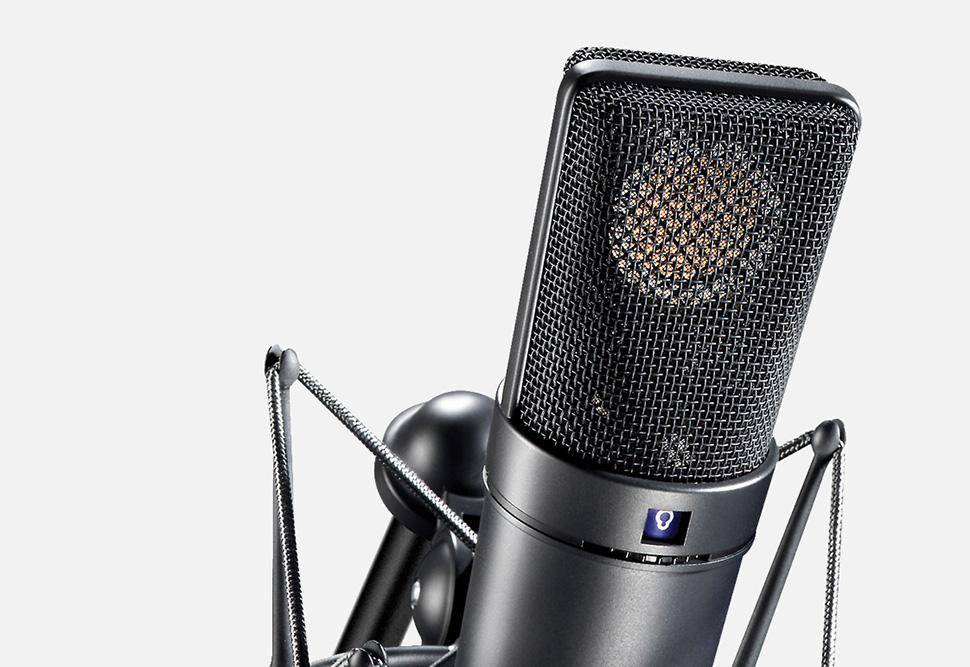 Neumann U89 with EA89 میکروفن
