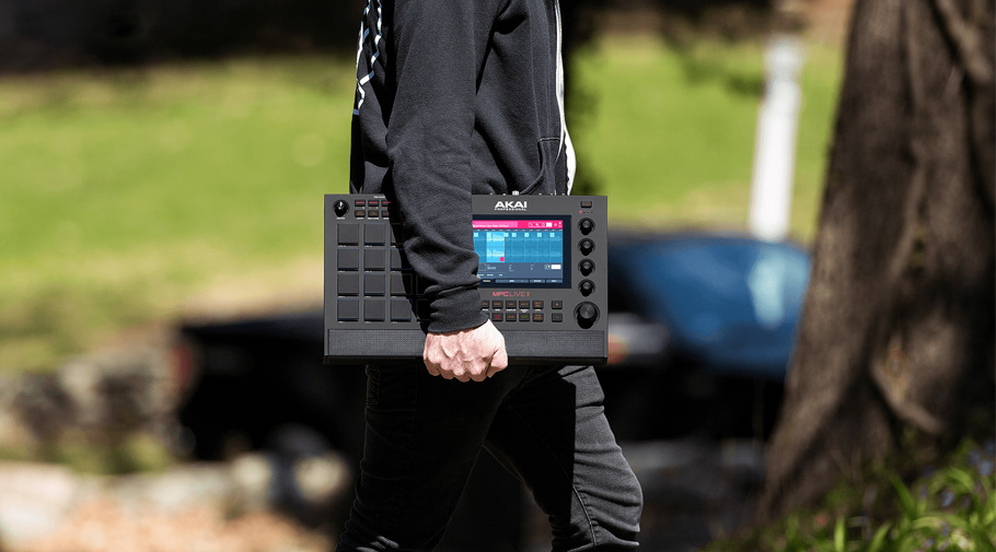 دی جی کنترلر AKAI Professional MPC Live II
