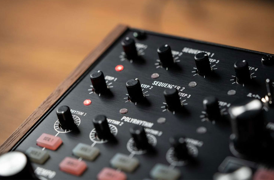 سینتی سایزر Moog Subharmonicon Semi-Modular Polyrhythmic