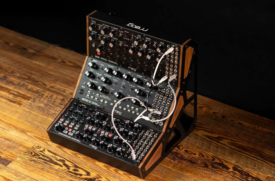 سینتی سایزر Moog Subharmonicon Semi-Modular Polyrhythmic