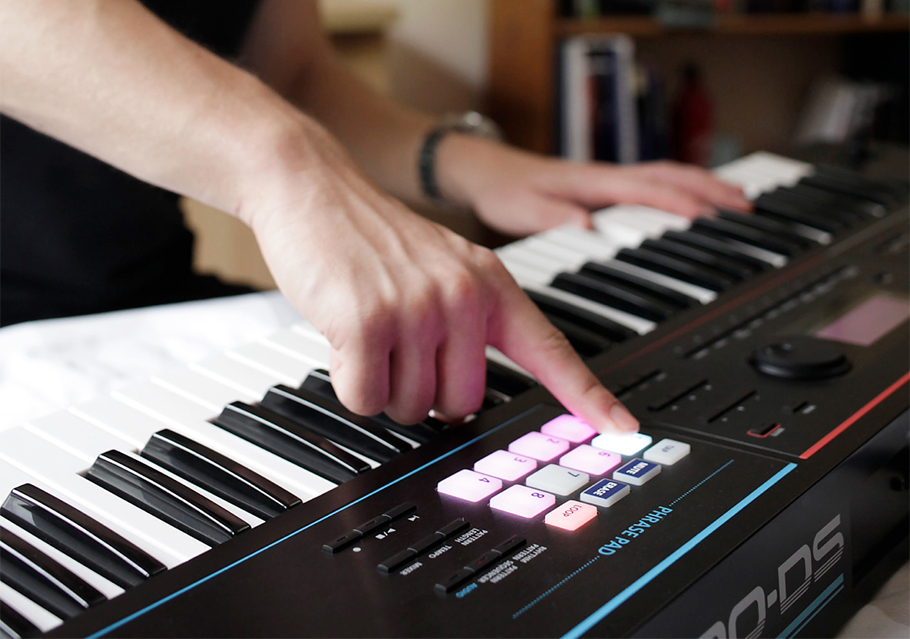 سینتی سایزر  Roland JUNO-DS88