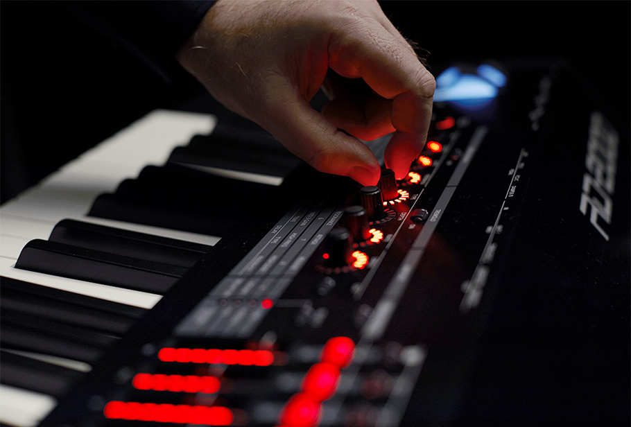 پیانو دیجیتال Roland RD-2000