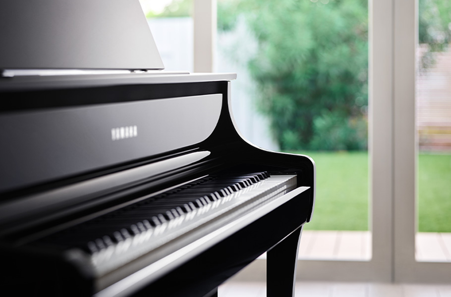 پیانو دیجیتال Yamaha CLP 835 Polished Ebony