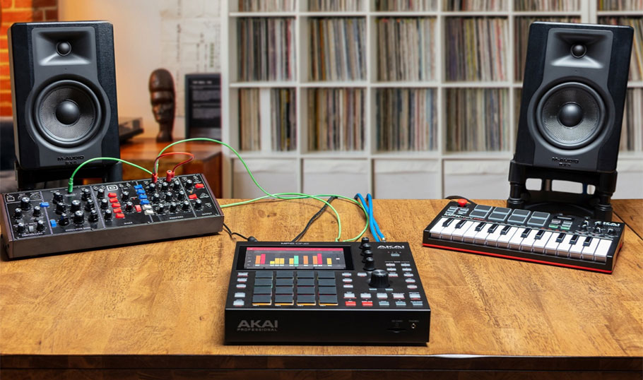 میدی کنترلر Akai Professional MPC One