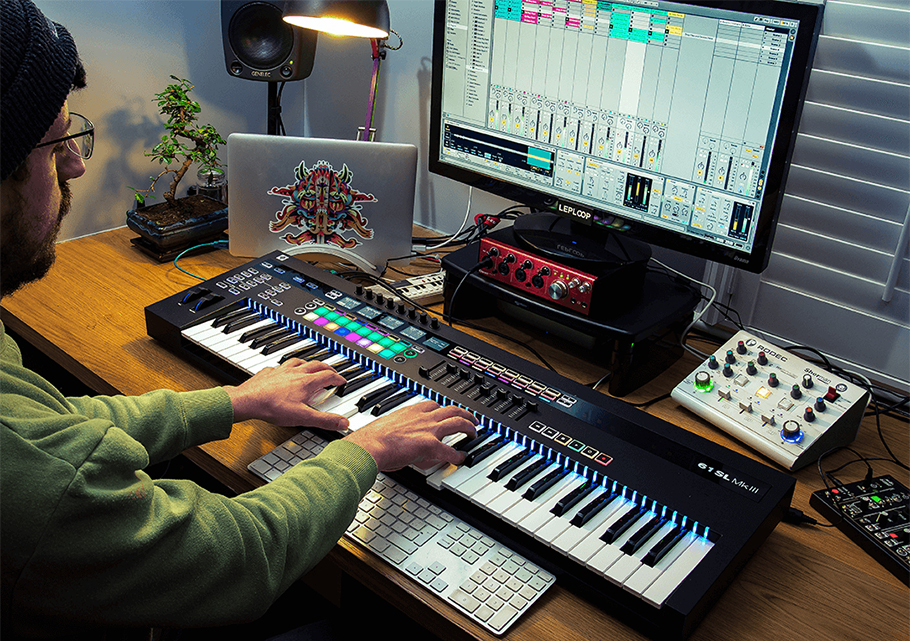 Novation 49SL MkIII میدی کنترلر