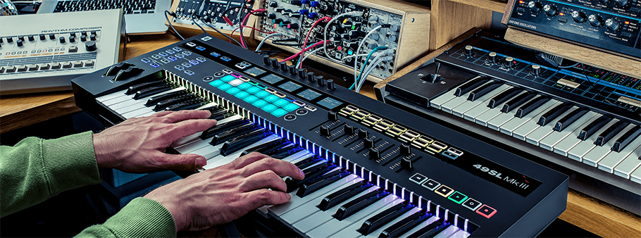 Novation 61SL MkIII میدی کنترلر