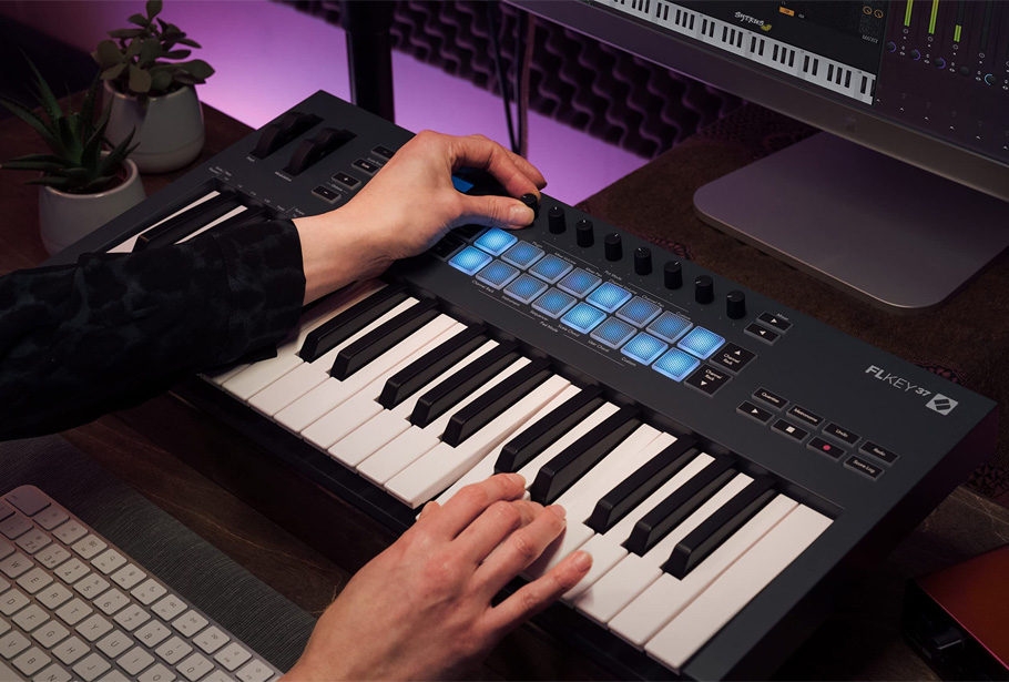میدی کنترلر Novation FLkey 37