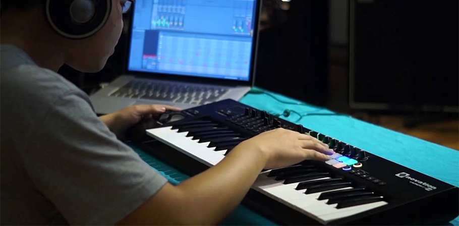 Novation Launchkey 61 MKII میدی کنترلر