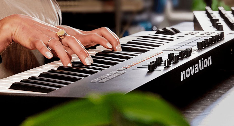 میدی کنترلر Novation Launchkey 88 MK3