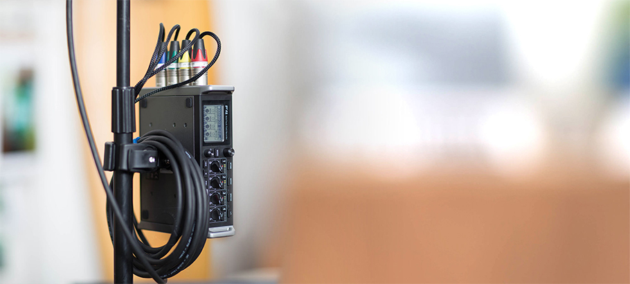 ZOOM F4 Multitrack Field Recorder رکوردر صدا